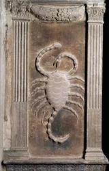 Escorpião representado pelo escorpião, de uma série de relevos representando símbolos planetários e signos do zodíaco, c.1450 (gesso)